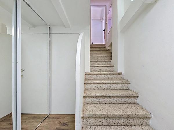 Vente                                                      Maison
                        
                     7 pièces                      239 m2                     à Cannes