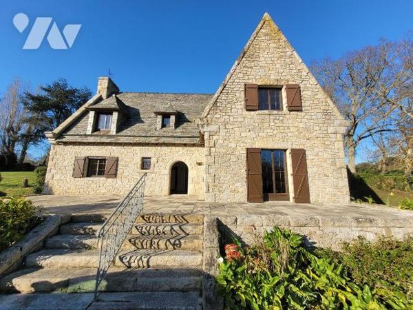 Maison à vendre à Dinard (35800) en Ille-et-Vilaine (35)

Maison située à Dinard, proposant u...