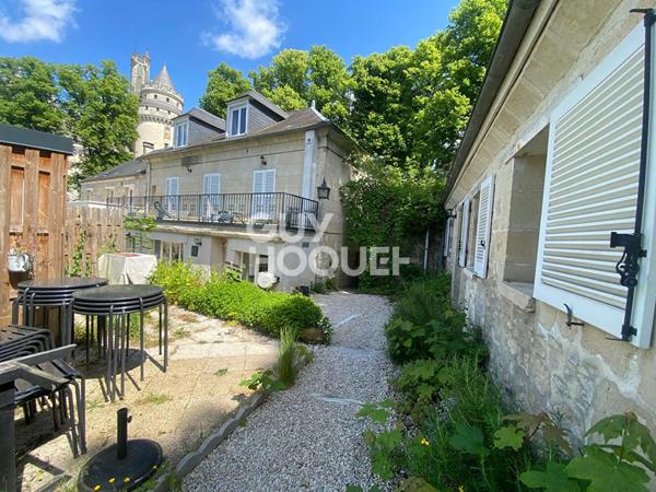 A 12 MN DE COMPIEGNE - AU PIED DU CHATEAU DE PIERREFONDS - MMEUBLE A vendre - REF. C2147