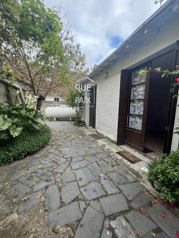 86270 LA ROCHE POSAY Idéal investisseur, projet touristique ou commerçant !