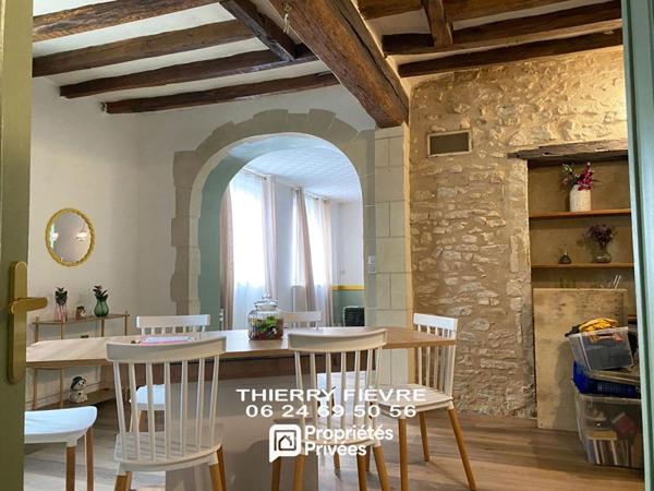 A VENDRE - NOYANT 49490  CENTRE BOURG Maison 6 pièces  de 147 m2