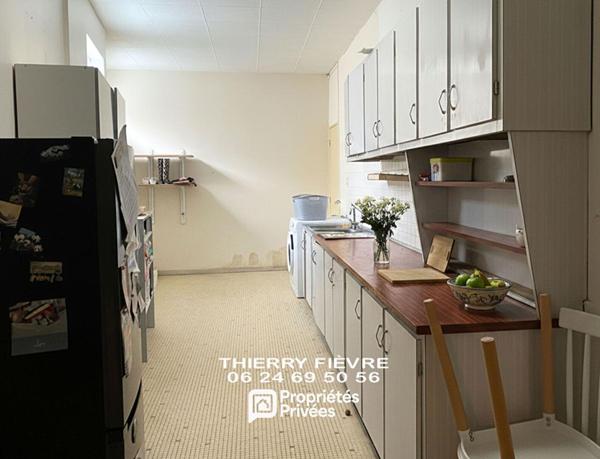 A VENDRE - NOYANT 49490  CENTRE BOURG Maison 6 pièces  de 147 m2