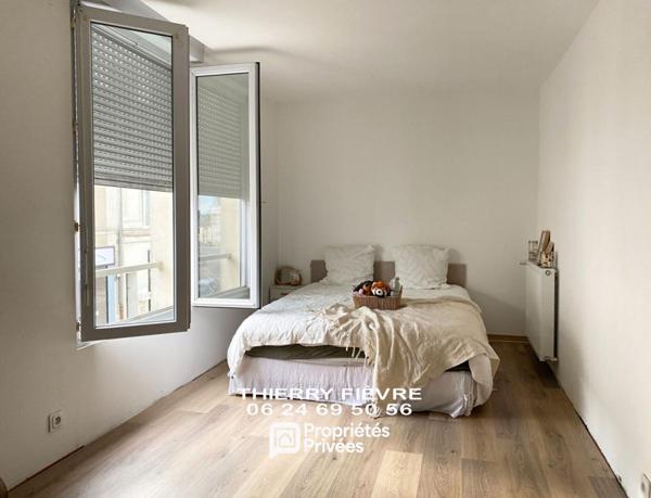 A VENDRE - NOYANT 49490  CENTRE BOURG Maison 6 pièces  de 147 m2