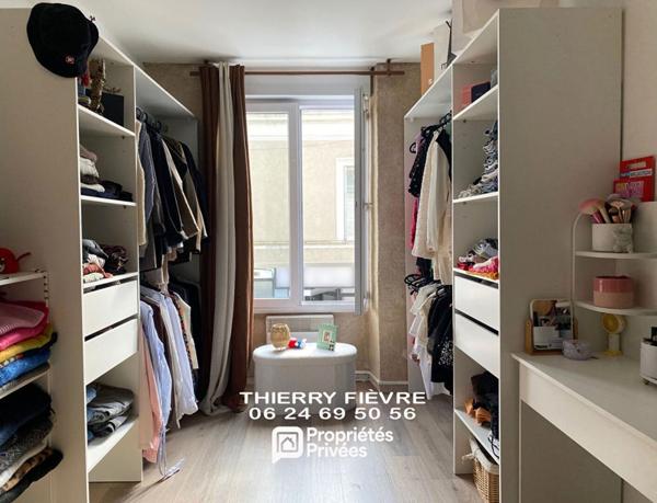 A VENDRE - NOYANT 49490  CENTRE BOURG Maison 6 pièces  de 147 m2