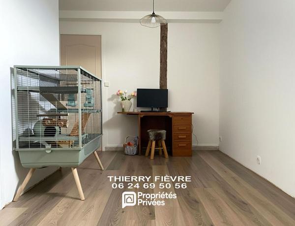 A VENDRE - NOYANT 49490  CENTRE BOURG Maison 6 pièces  de 147 m2