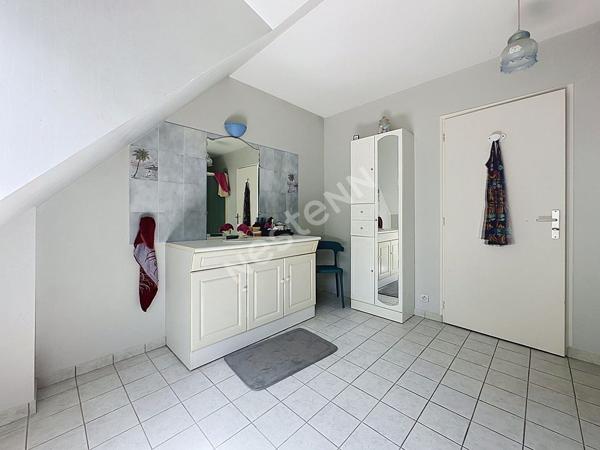 Maison à vendre à ANCENIS quartier bois jauni avec trois chambres, garage et jardin.