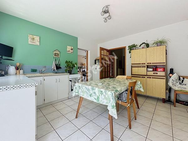 Maison à vendre à ANCENIS quartier bois jauni avec trois chambres, garage et jardin.