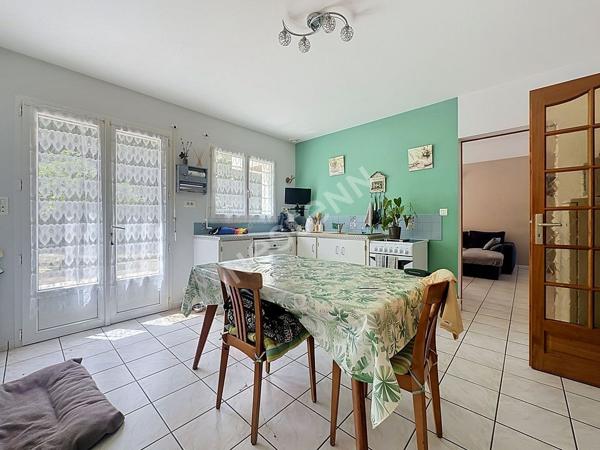 Maison à vendre à ANCENIS quartier bois jauni avec trois chambres, garage et jardin.