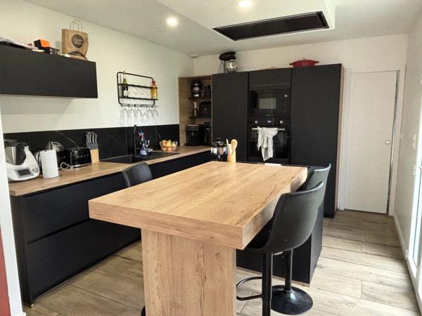 Location Maison 5 pièces 143 m2 à Morancez