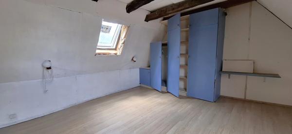 Maison composée de deux parties à vendre 5 pièces LA CHAPELLE AUBAREIL (24)