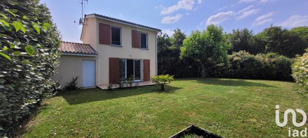 Maison à vendre 4 pièces 82 m² Saint-Jean-d'Angély