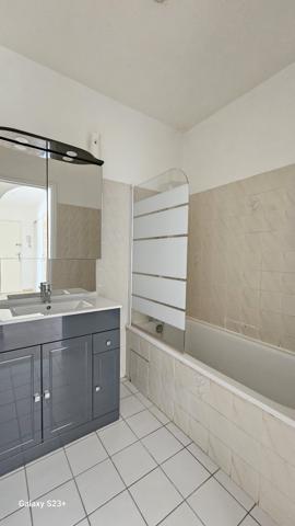 Niort quartier avenue de la Rochelle Appartement 3 pièces 61.62