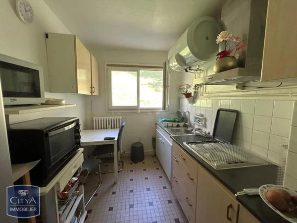 Appartement à louer 2 pièces 47.3m² Saint-Paul-en-Cornillon (42240)