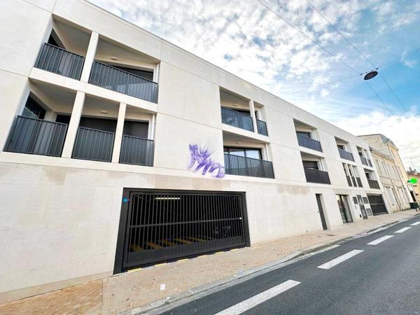 Parking · Location Bordeaux (33000)