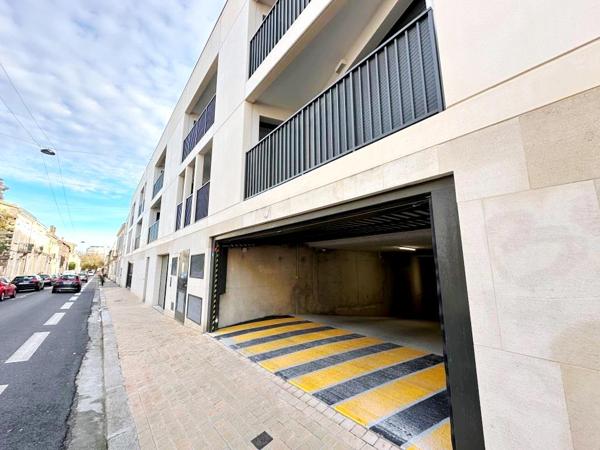 Parking · Location Bordeaux (33000)