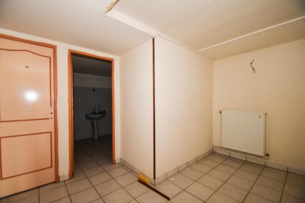 À Vendre – Immeuble avec potentiel locatif intéressant