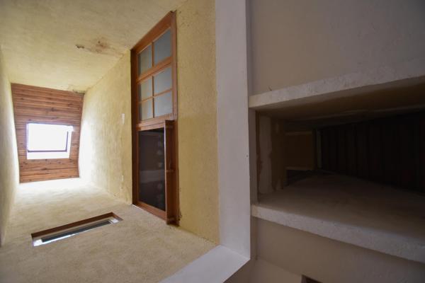 À Vendre – Immeuble avec potentiel locatif intéressant