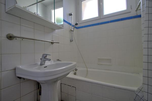 AGEN CENTRE VILLE - Appartement T2 traversant avec jardin, cellier et double balcons au sein d'un quartier recherché.