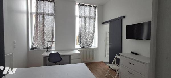 TOURCOING iMMEUBLE 5 mn à pied centre, gare et Tramway Victoire 