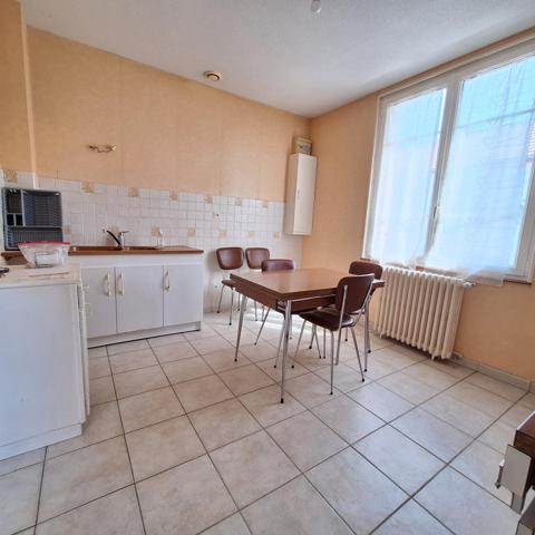 Maison 3 chambres avec beau jardin