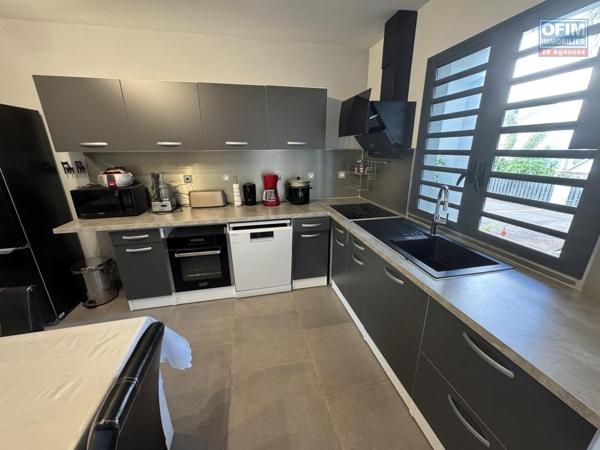 A louer superbe appartement de type F3 MEUBLE, résidence récente, secteur calme