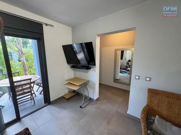A louer superbe appartement de type F3 MEUBLE, résidence récente, secteur calme