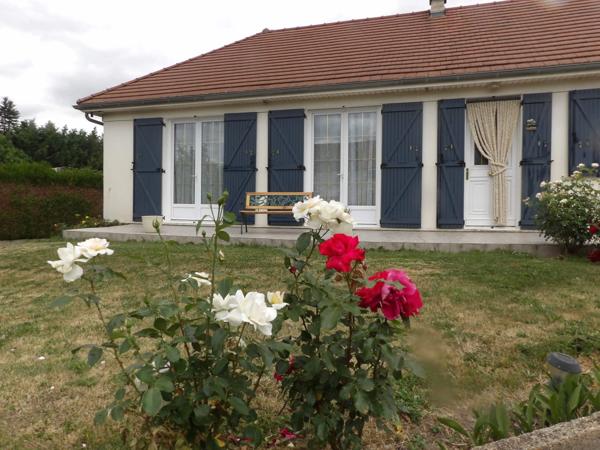 Maison à vendre 8 pièces COMMENTRY (03) terrain 3700 m2