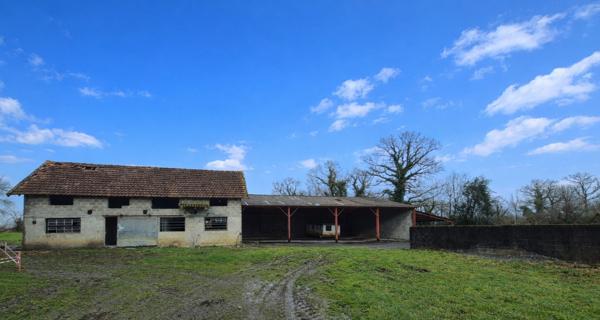 Morlaàs (64160) Ensemble immobilier Maison d'habitation 138 m2 et Hangar 600 m2