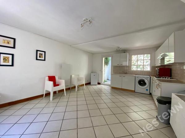 AGEN - Appartement de type 2 bis meublé avec cour