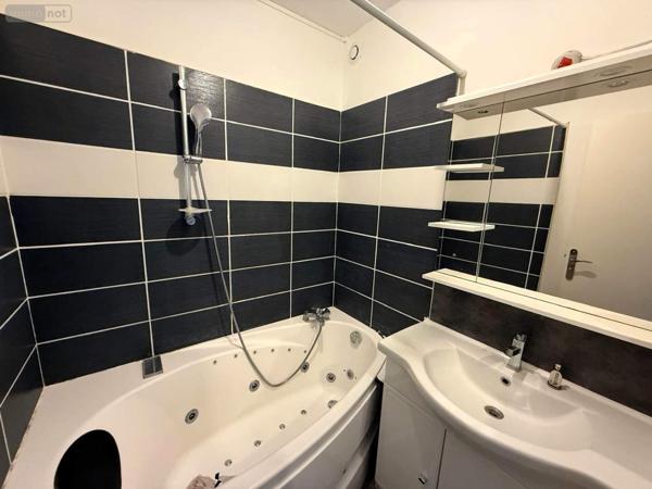 Appartement à louer à Noyal-sur-Vilaine en Ille-et-Vilaine (35530), ref : 019/5505