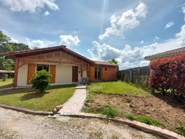 A louer LUCBAREZ ET BARGUES Maison de plain-pied garage suite parentale et 2 chambres