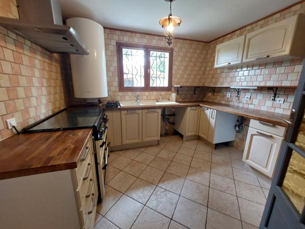 A louer LUCBAREZ ET BARGUES Maison de plain-pied garage suite parentale et 2 chambres