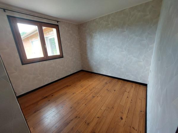 A louer LUCBAREZ ET BARGUES Maison de plain-pied garage suite parentale et 2 chambres
