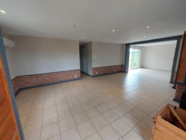 A louer LUCBAREZ ET BARGUES Maison de plain-pied garage suite parentale et 2 chambres