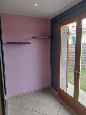 A louer LUCBAREZ ET BARGUES Maison de plain-pied garage suite parentale et 2 chambres