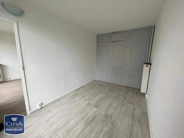 Appartement à louer 3 pièces 65.19m² Tours (37200)