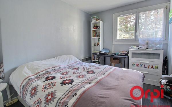 Appartement à vendre    5 pièces • 102,57 m2 Montigny-le-Bretonneux