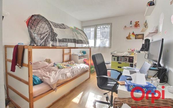 Appartement à vendre    5 pièces • 102,57 m2 Montigny-le-Bretonneux