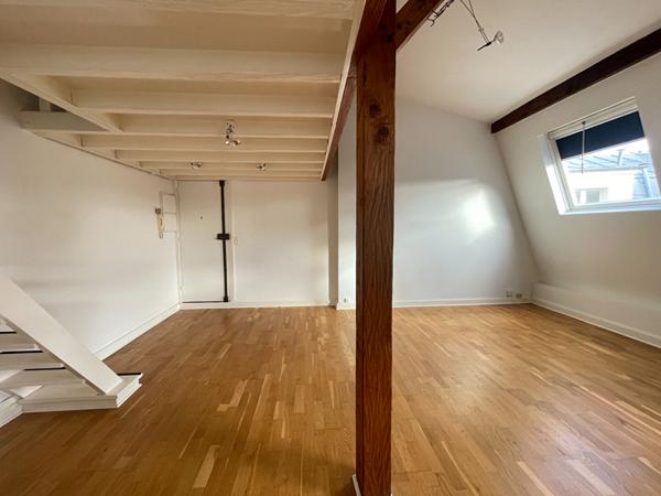 PARIS 17è Métro Argentine ou Maillot Studio avec mezzanine 39.45m2