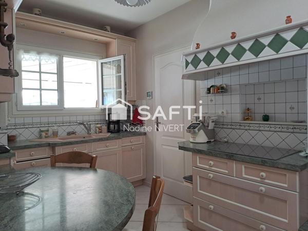 Maison 124M2 plain-pied, 3 chambres, piscine, garage double 37M2