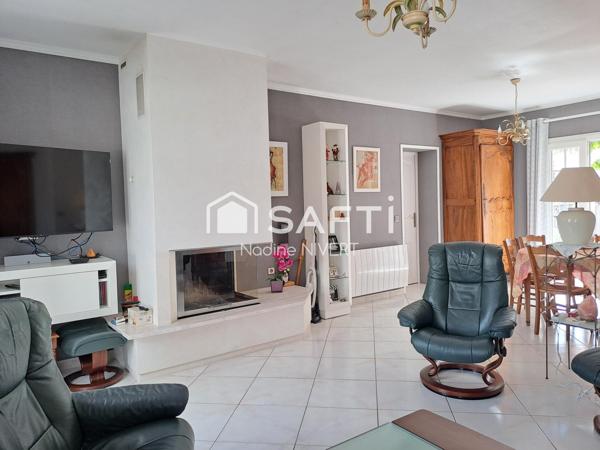 Maison 124M2 plain-pied, 3 chambres, piscine, garage double 37M2