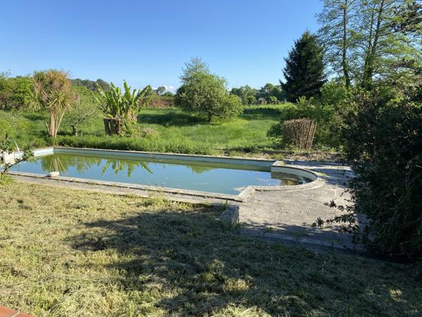 Rare sur le secteur – Maison landaise de charme à rénover avec piscine et grand terrain