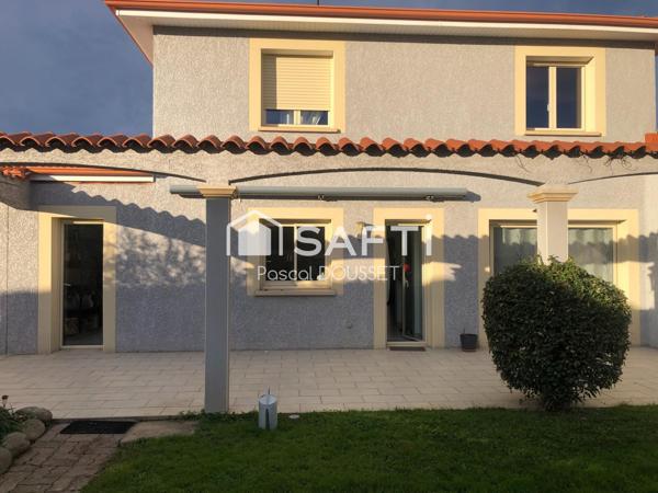 Maison traditionnelle avec 5 chambres et une grande pièce à vivre..