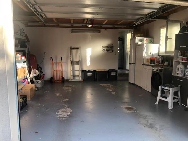 Maison traditionnelle avec 5 chambres et une grande pièce à vivre..