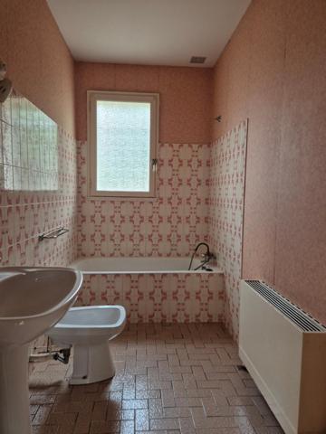 CARMAUX Maison de 85m2 avec garages et terrain