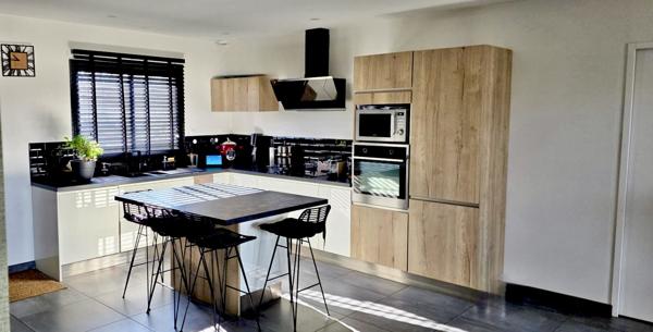 Maison plain-pied La CHEVROLIERE, piscine , jardin clos 399 900 € FAI 3420ND – nantes Sud Immobilier