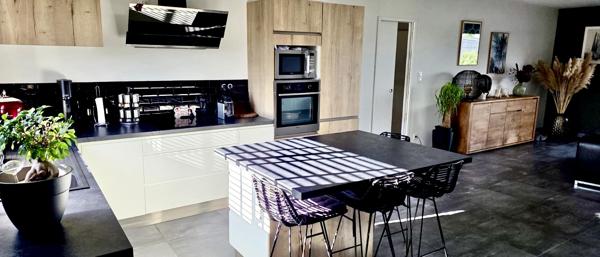 Maison plain-pied La CHEVROLIERE, piscine , jardin clos 399 900 € FAI 3420ND – nantes Sud Immobilier