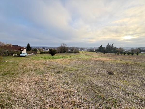 Terrain de 7 238 m² à Aubigné‑Racan (72800)