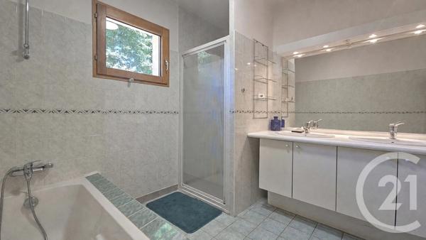 Maison à vendre  6 pièces - 191 m 2   SURZUR  - 56