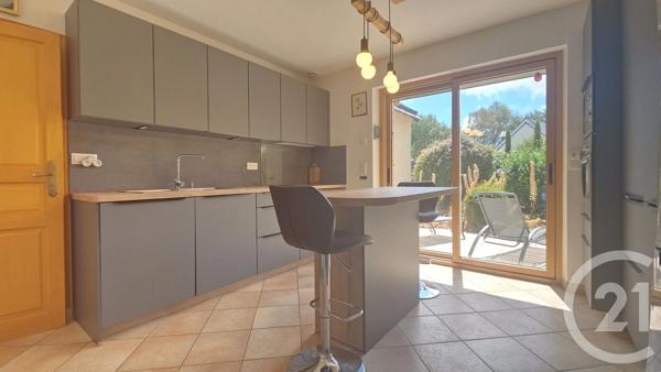 Maison à vendre  6 pièces - 191 m 2   SURZUR  - 56